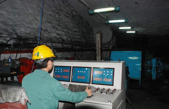 光纤传感器应用煤矿井下恶劣工作环境温度测量解决方案